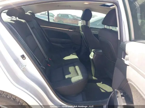 KMHD84LF8HU403886 2017 HYUNDAI ELANTRA - Image 8