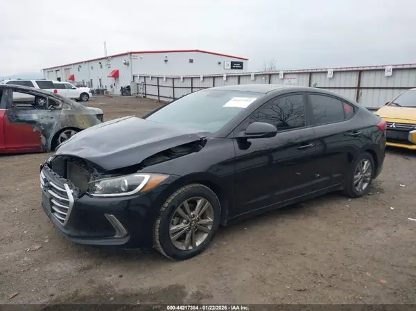 KMHD84LF8HU412779 2017 HYUNDAI ELANTRA - Image 2