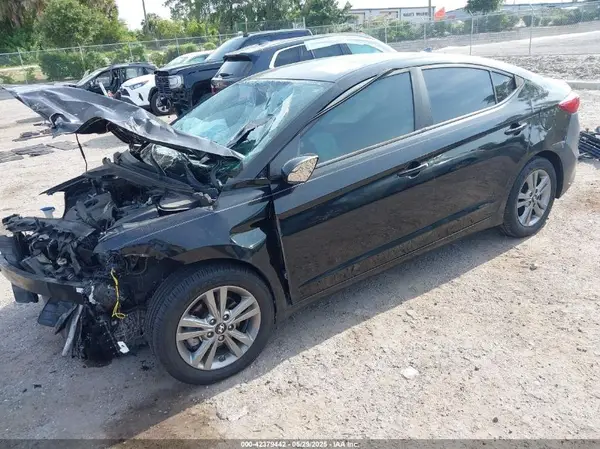 KMHD84LF8HU412782 2017 HYUNDAI ELANTRA - Image 2