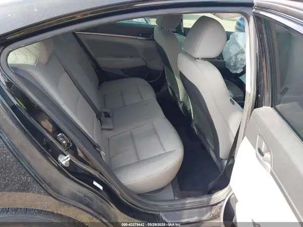 KMHD84LF8HU412782 2017 HYUNDAI ELANTRA - Image 8