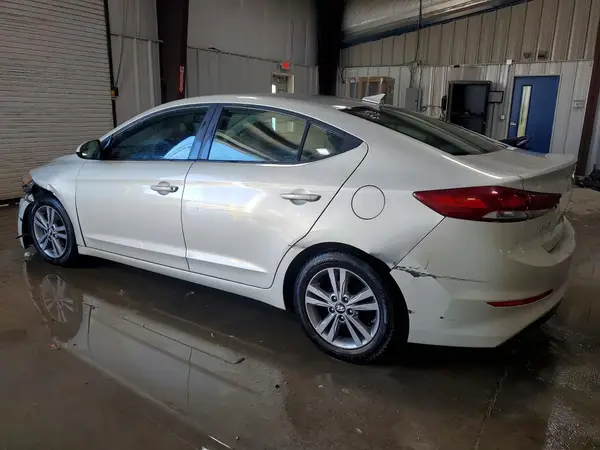 KMHD84LF8HU424074 2017 HYUNDAI ELANTRA - Image 2