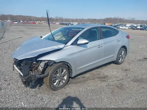 KMHD84LF8HU425984 2017 HYUNDAI ELANTRA - Image 2