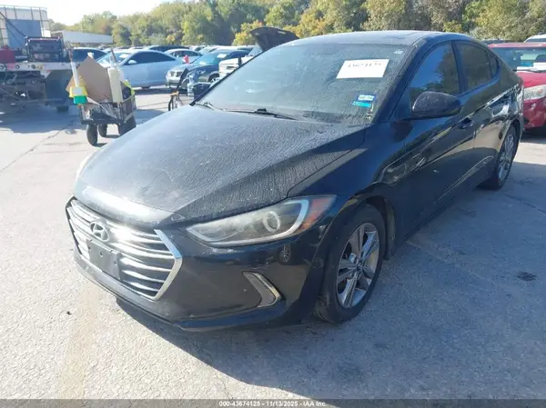 KMHD84LF8HU429596 2017 HYUNDAI ELANTRA - Image 2