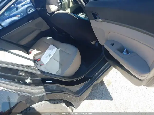 KMHD84LF8HU429596 2017 HYUNDAI ELANTRA - Image 8