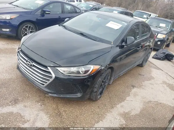 KMHD84LF8HU429601 2017 HYUNDAI ELANTRA - Image 2