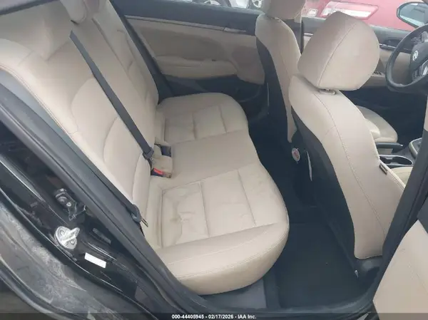 KMHD84LF8HU429601 2017 HYUNDAI ELANTRA - Image 8