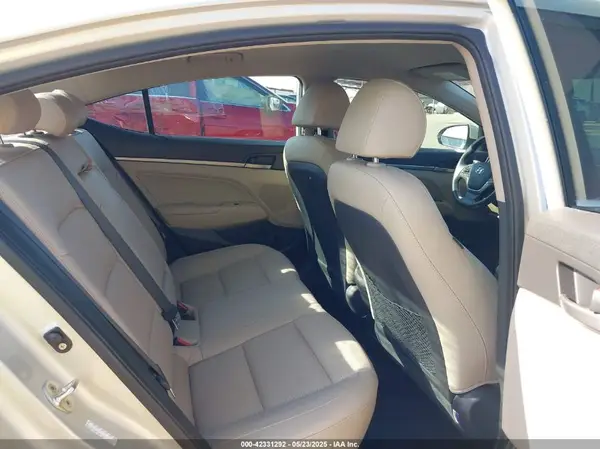 KMHD84LF8JU448395 2018 HYUNDAI ELANTRA - Image 8