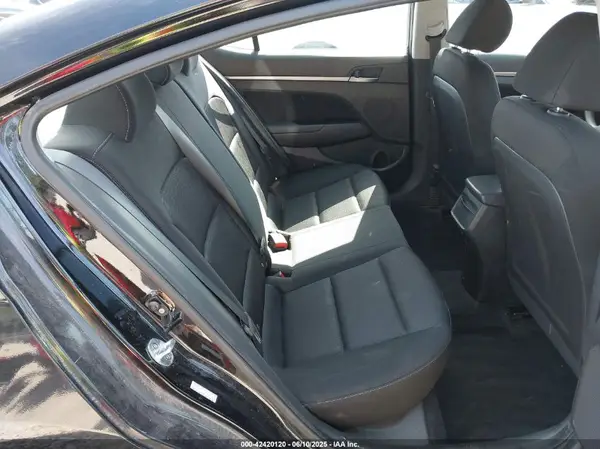 KMHD84LF8JU452365 2018 HYUNDAI ELANTRA - Image 8