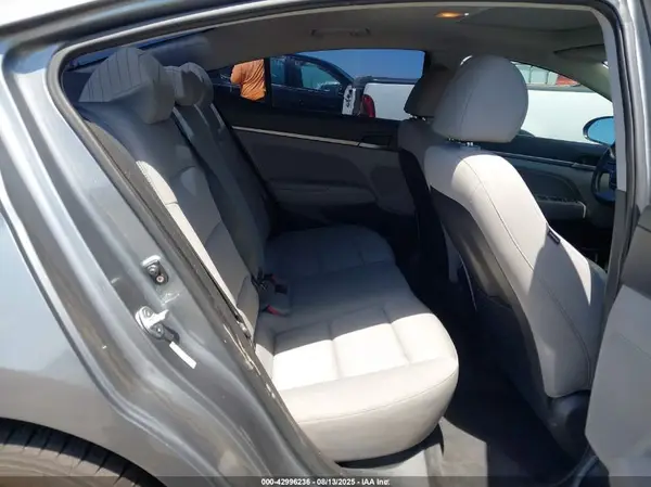 KMHD84LF8JU473488 2018 HYUNDAI ELANTRA - Image 8