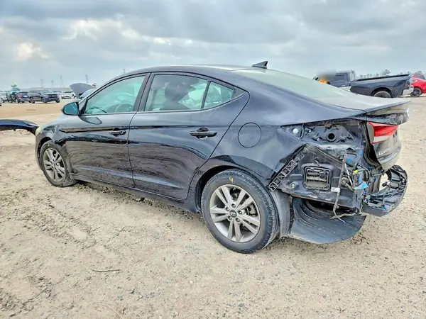 KMHD84LF8JU475449 2018 HYUNDAI ELANTRA - Image 2
