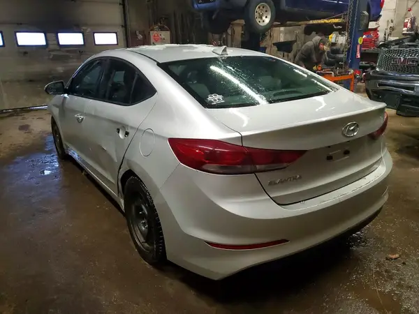 KMHD84LF8JU481722 2018 HYUNDAI ELANTRA - Image 2