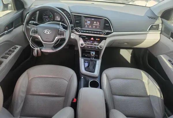 KMHD84LF8JU491957 2018 HYUNDAI ELANTRA - Image 8