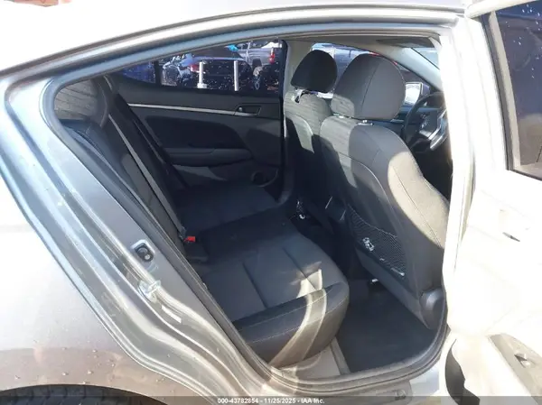 KMHD84LF8JU519112 2018 HYUNDAI ELANTRA - Image 8