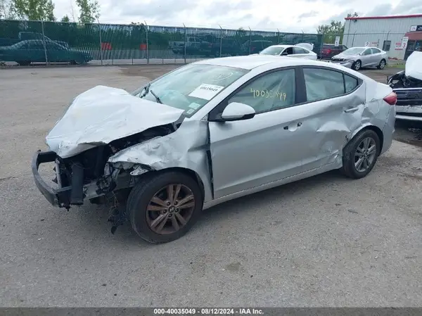KMHD84LF8JU523337 2018 HYUNDAI ELANTRA - Image 2