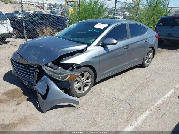 KMHD84LF8JU523631 2018 HYUNDAI ELANTRA - Image 2