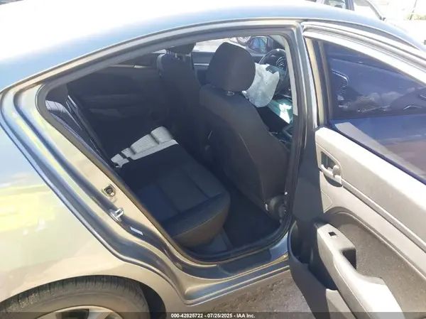 KMHD84LF8JU523631 2018 HYUNDAI ELANTRA - Image 8