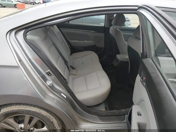 KMHD84LF8JU537528 2018 HYUNDAI ELANTRA - Image 8