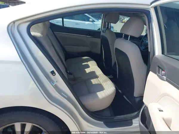 KMHD84LF8JU554670 2018 HYUNDAI ELANTRA - Image 8