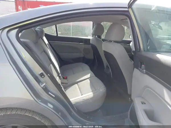 KMHD84LF8JU556418 2018 HYUNDAI ELANTRA - Image 8