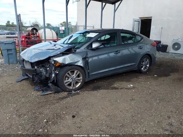 KMHD84LF8JU557648 2018 HYUNDAI ELANTRA - Image 2