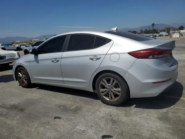 KMHD84LF8JU562963 2018 HYUNDAI ELANTRA - Image 2