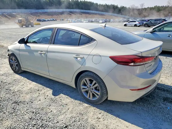 KMHD84LF8JU575728 2018 HYUNDAI ELANTRA - Image 2