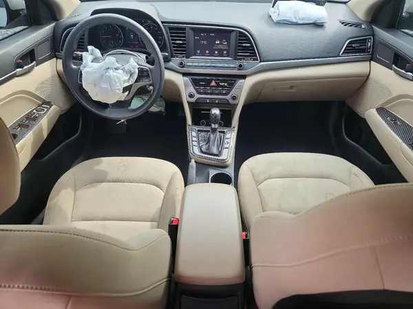KMHD84LF8JU585272 2018 HYUNDAI ELANTRA - Image 8