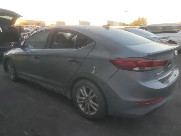 KMHD84LF8JU611708 2018 HYUNDAI ELANTRA - Image 2