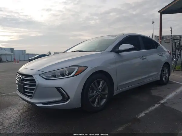 KMHD84LF8JU613703 2018 HYUNDAI ELANTRA - Image 2