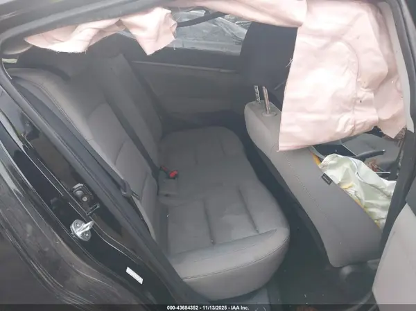 KMHD84LF8JU614673 2018 HYUNDAI ELANTRA - Image 8
