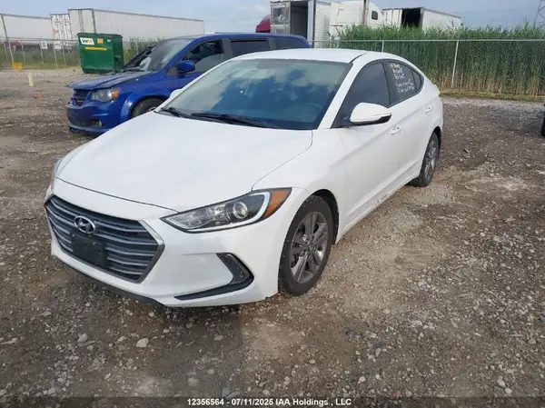 KMHD84LF8JU623261 2018 HYUNDAI ELANTRA - Image 2