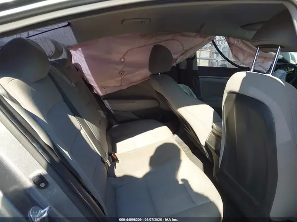 KMHD84LF8JU623373 2018 HYUNDAI ELANTRA - Image 8