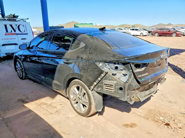 KMHD84LF8JU664974 2018 HYUNDAI ELANTRA - Image 2