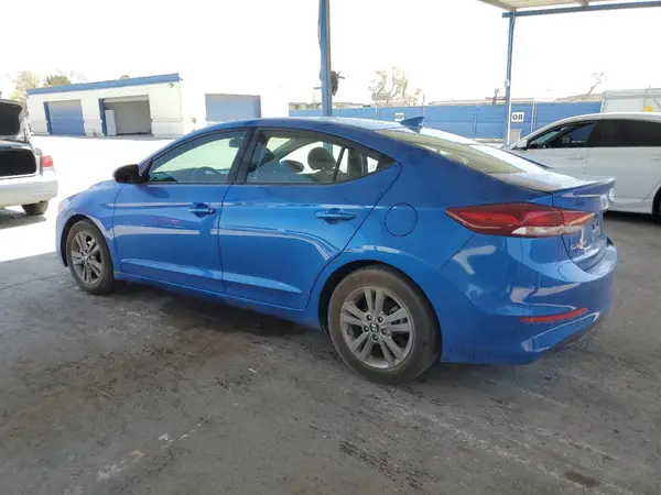 KMHD84LF8JU665669 2018 HYUNDAI ELANTRA - Image 2