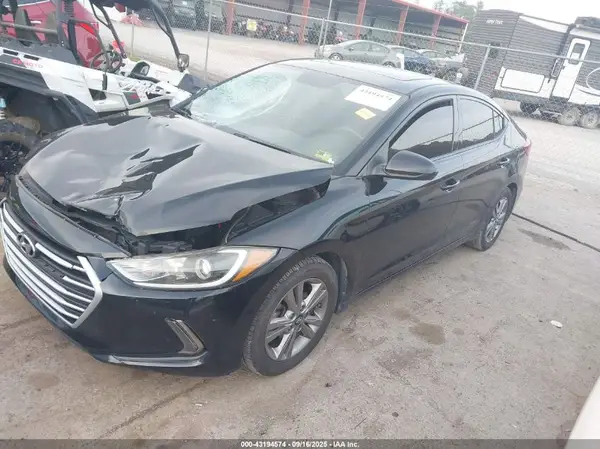KMHD84LF8JU702784 2018 HYUNDAI ELANTRA - Image 2