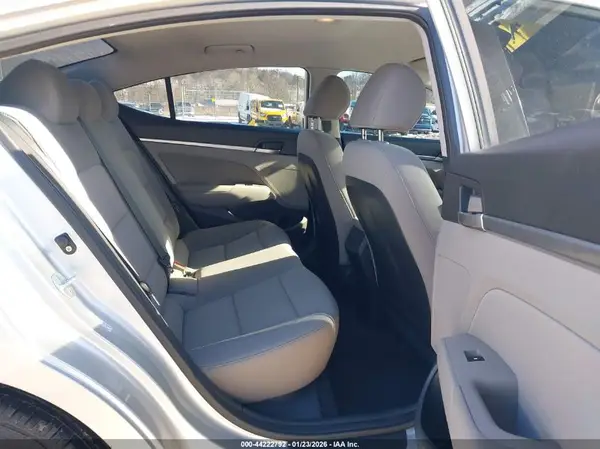 KMHD84LF8KU741991 2019 HYUNDAI ELANTRA - Image 8