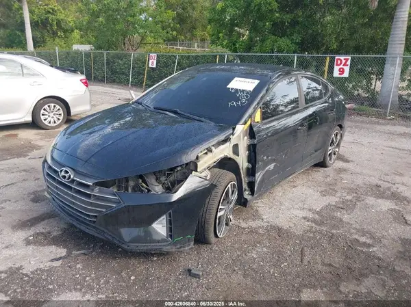 KMHD84LF8KU811943 2019 HYUNDAI ELANTRA - Image 2