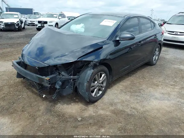 KMHD84LF9HU061607 2017 HYUNDAI ELANTRA - Image 2