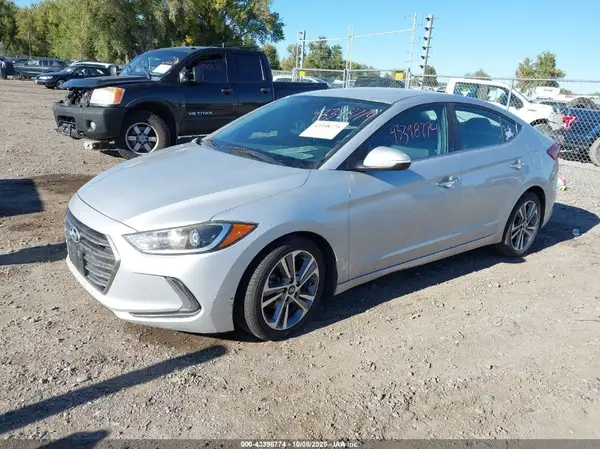 KMHD84LF9HU065947 2017 HYUNDAI ELANTRA - Image 2