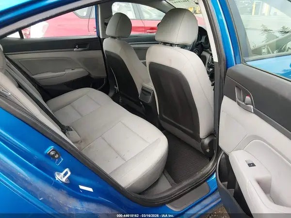 KMHD84LF9HU067021 2017 HYUNDAI ELANTRA - Image 8