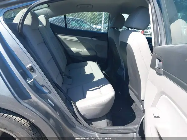 KMHD84LF9HU068881 2017 HYUNDAI ELANTRA - Image 8