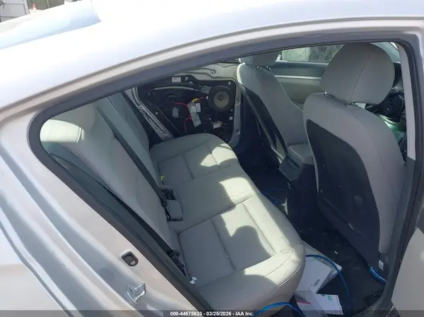 KMHD84LF9HU074065 2017 HYUNDAI ELANTRA - Image 8