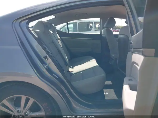 KMHD84LF9HU075054 2017 HYUNDAI ELANTRA - Image 8