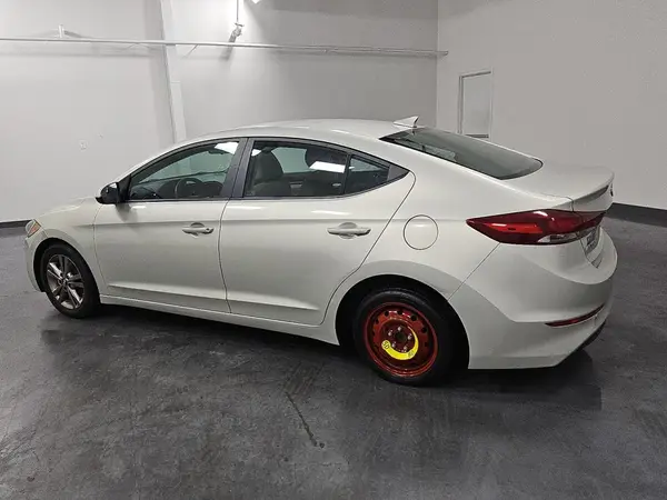KMHD84LF9HU102558 2017 HYUNDAI ELANTRA - Image 2