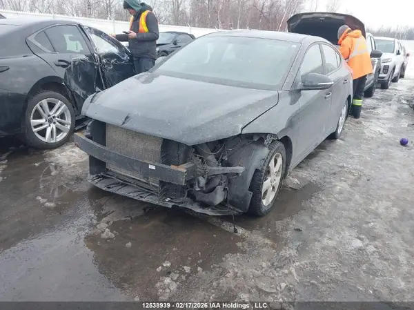 KMHD84LF9HU125158 2017 HYUNDAI ELANTRA - Image 2