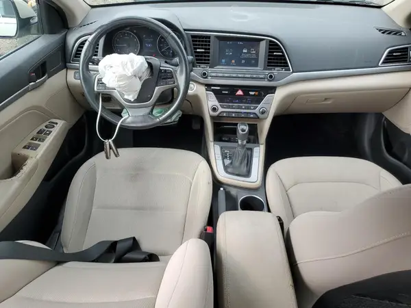KMHD84LF9HU141179 2017 HYUNDAI ELANTRA - Image 8