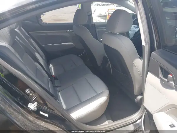 KMHD84LF9HU153784 2017 HYUNDAI ELANTRA - Image 8