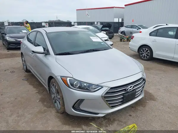 KMHD84LF9HU156569 2017 HYUNDAI ELANTRA - Image 1