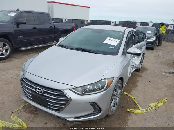 KMHD84LF9HU156569 2017 HYUNDAI ELANTRA - Image 2