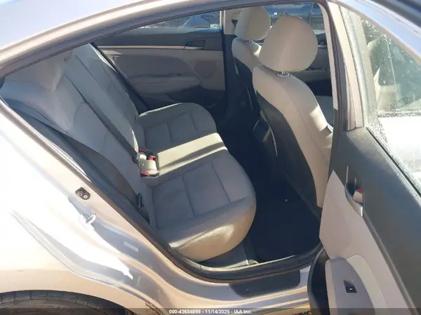KMHD84LF9HU164106 2017 HYUNDAI ELANTRA - Image 8